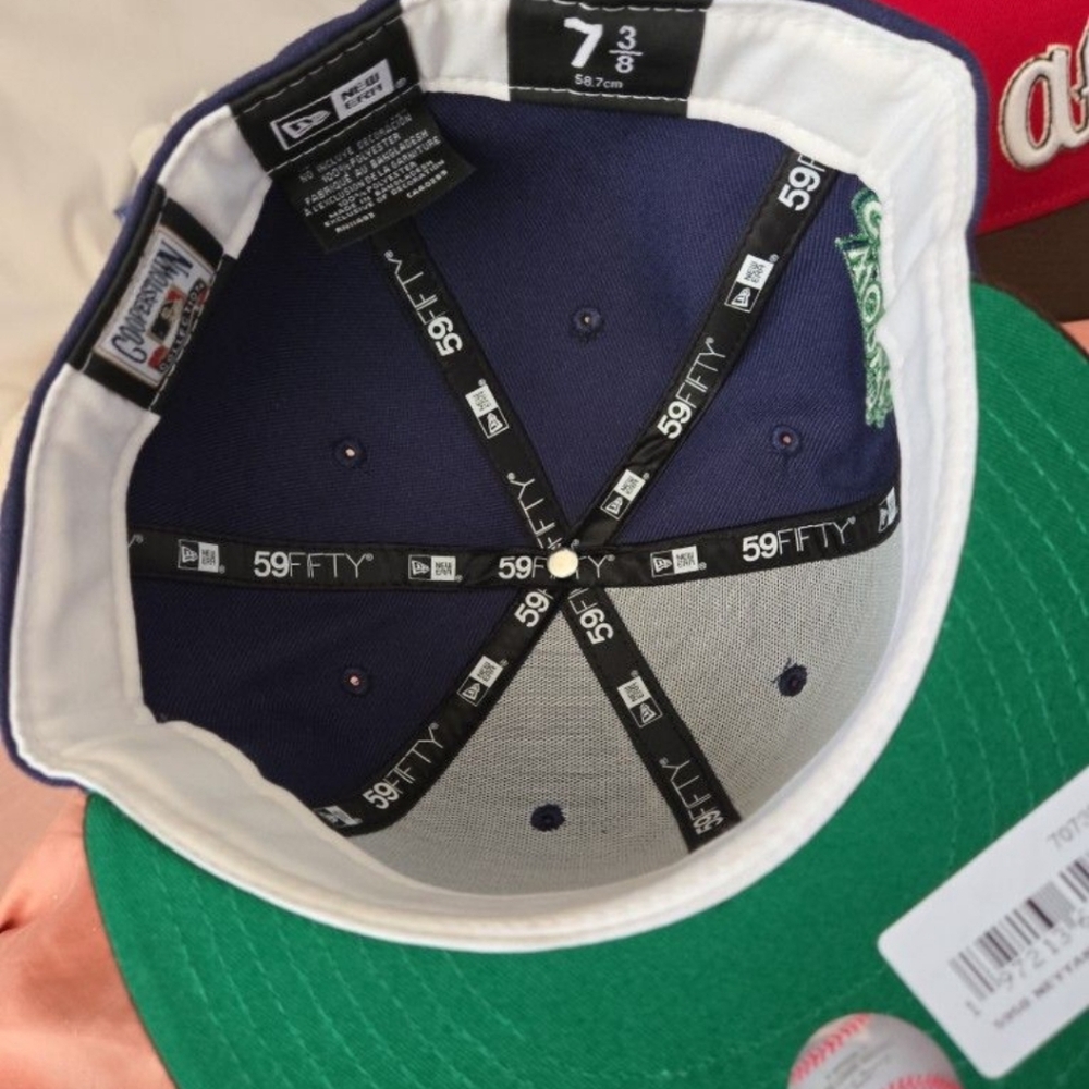 Fitted hat - Picture 4 of 5